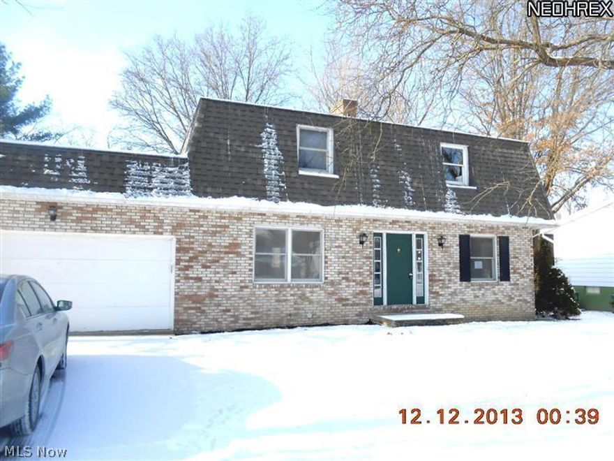 This is a Freddie Mac/Homesteps foreclosure property being sold as is. Freddie Mac has now implemented a new 15 day first look program for home owners to be able to purchase a property without competition from investors. HomeSteps offers an allowance up to $500 to homebuyers towards the purchase of a home warranty of their choice. It is the homebuyer's responsibility to identify and select the home warranty company and plan. Terrific circular floor plan on 1st floor. Large kitchen with lots of cabinet space & small pantry. Master with full bath and large closets. Full unfinished basemnt. Cozy family room w/bricked woodburning fireplace. Well maintained home with new(11/2013) carpets, interior freshly painted and new roof. Prequalification letter and/or proof of funds required with all offers.