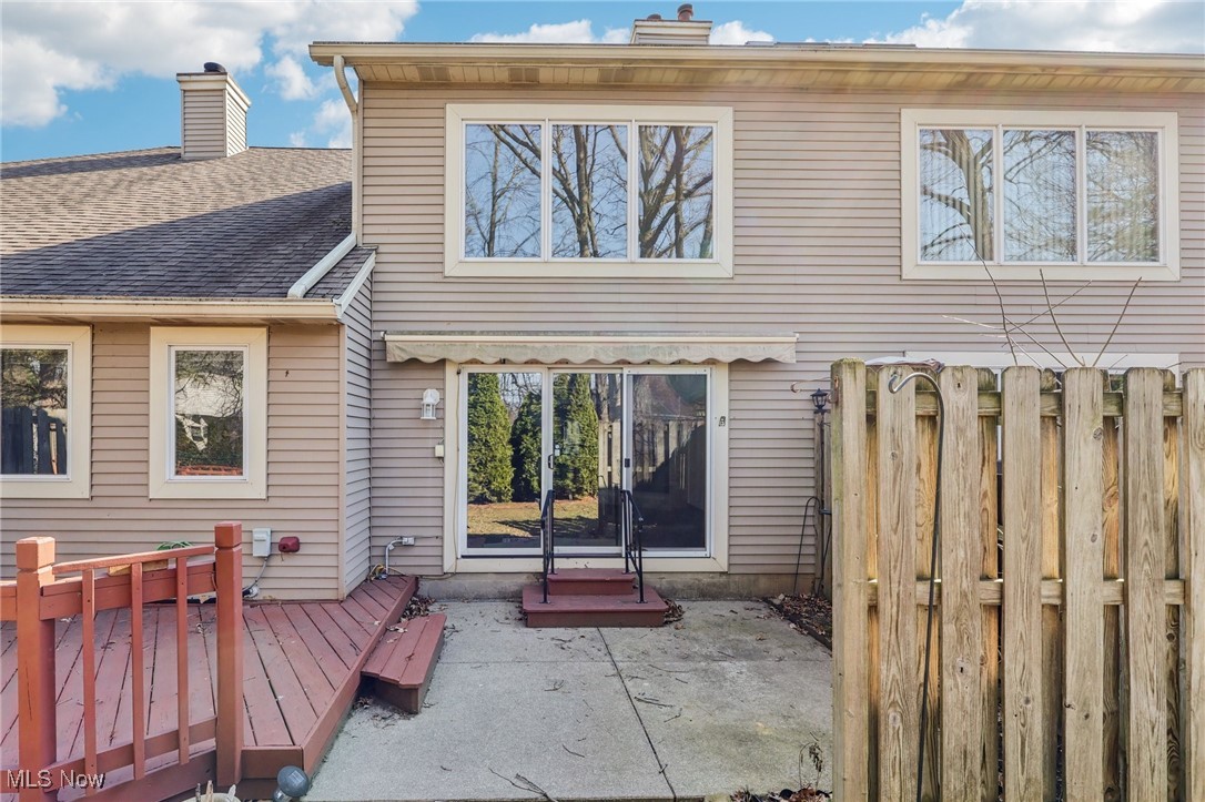 125 Ambleside Way, Amherst, Ohio image 8