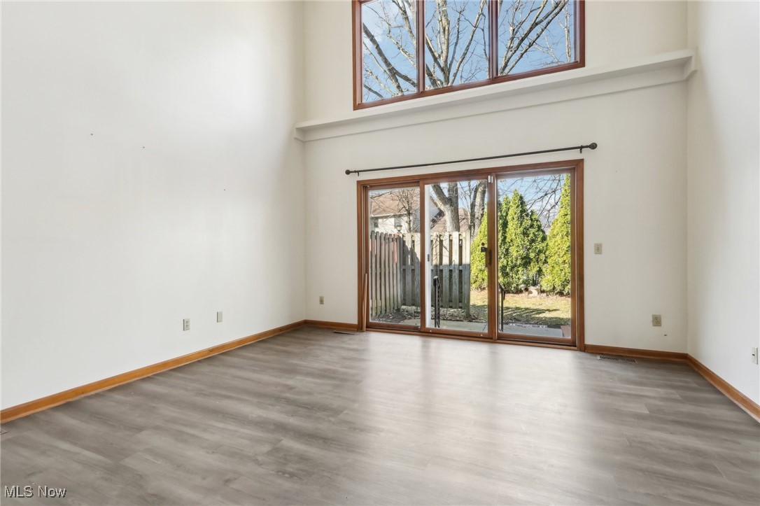 125 Ambleside Way, Amherst, Ohio image 3