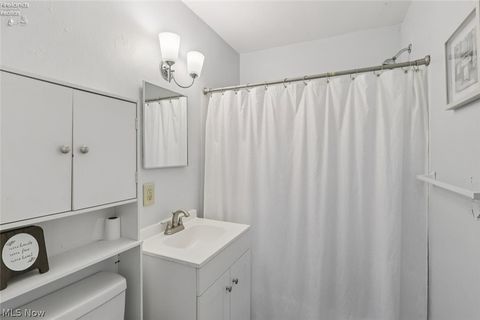 Tiny photo for 5706 E Cleveland Road, Vermilion, OH 44089 (MLS # 5187563)