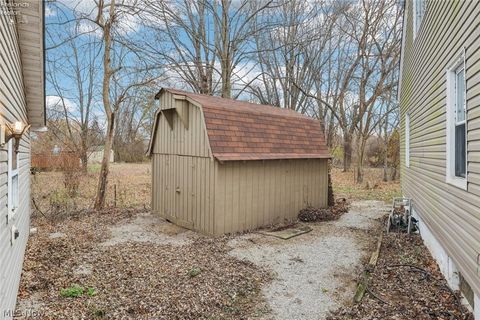 Tiny photo for 5706 E Cleveland Road, Vermilion, OH 44089 (MLS # 5187563)