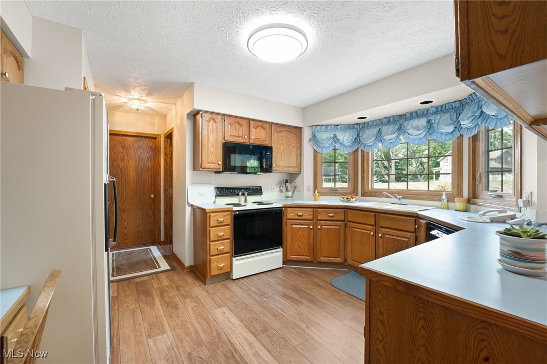 Williamsburg Village Estates - Residential