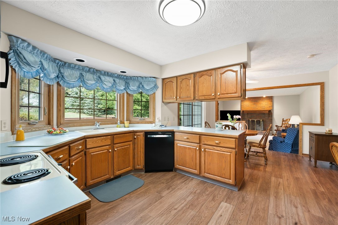 Williamsburg Village Estates - Residential