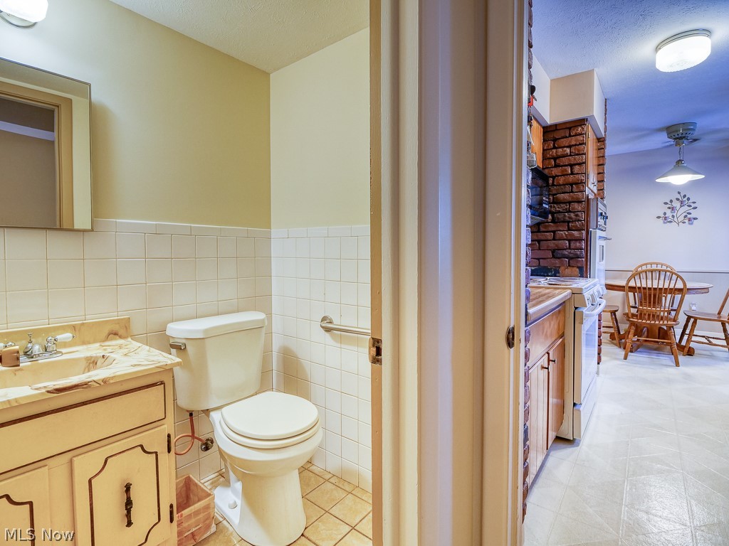 K & L Builders Inc Breezewood - Residential