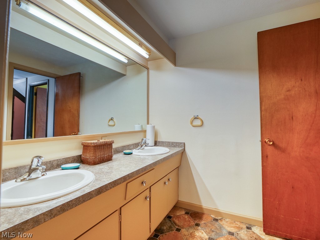 K & L Builders Inc Breezewood - Residential