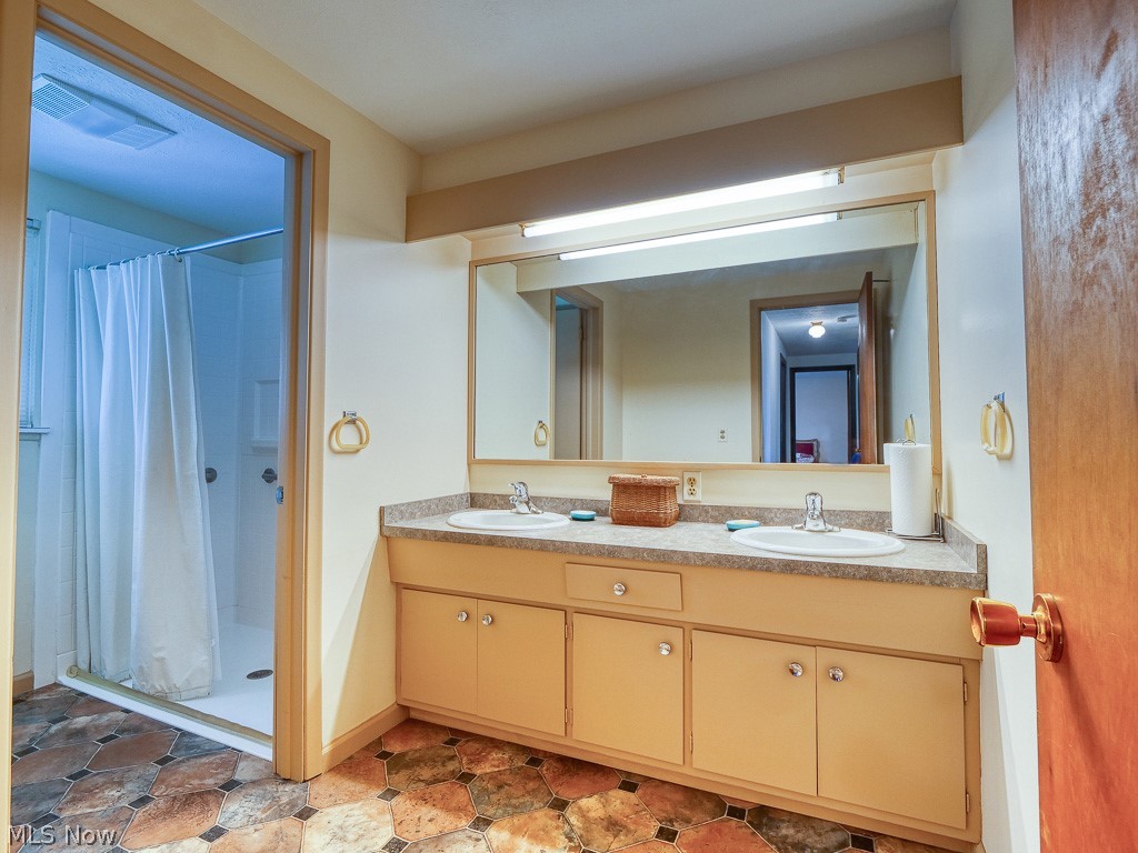 K & L Builders Inc Breezewood - Residential