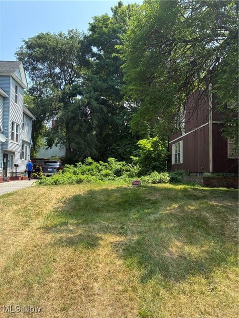 E 93rd Street Cleveland OH 44106