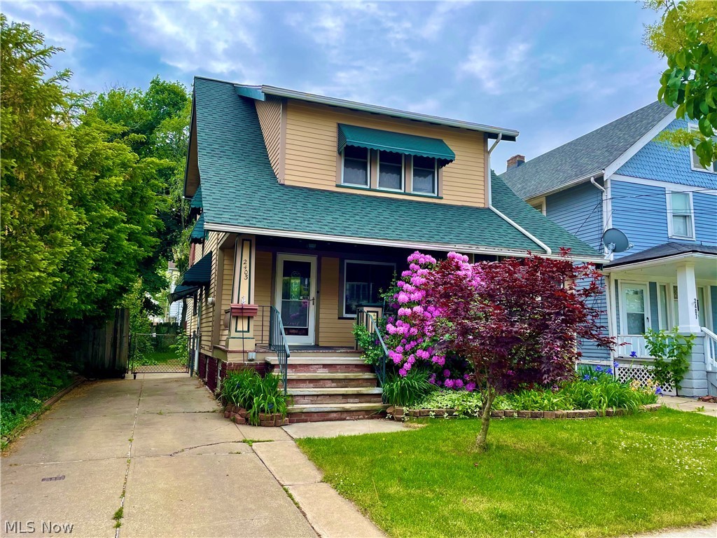 Brooklyn Hts. Realty Companies - Residential