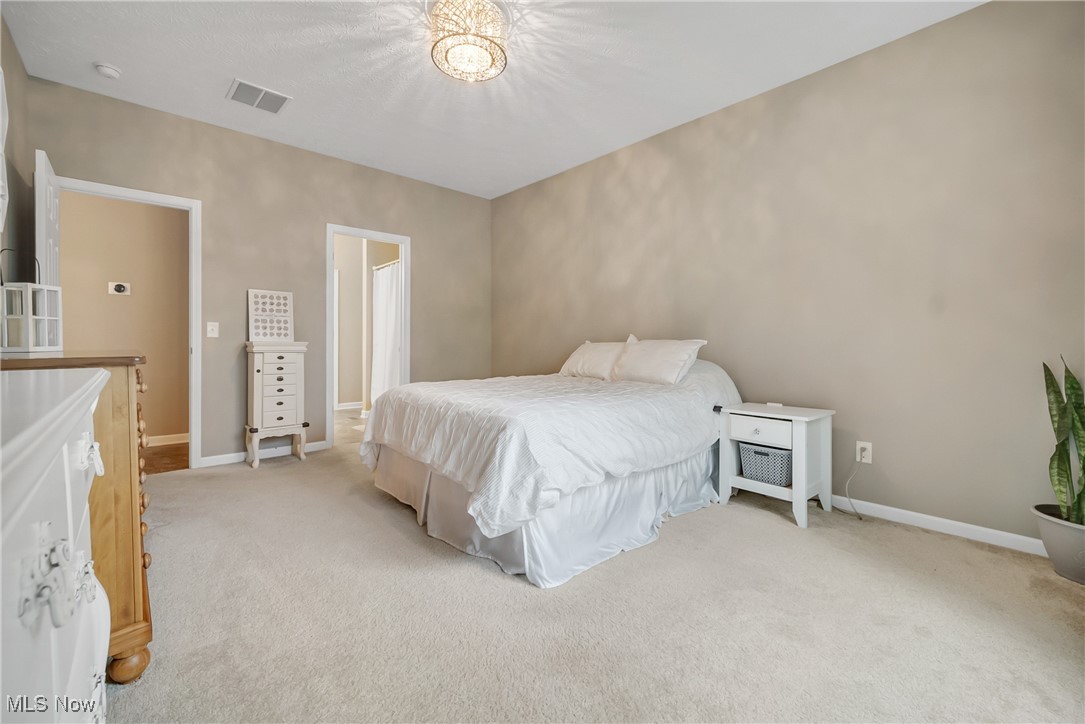 10304 Herrington Drive, Aurora, Ohio image 17