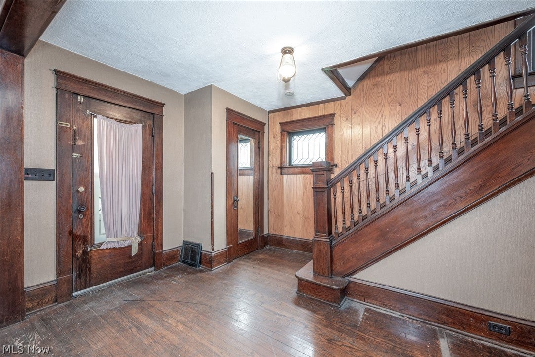 267 W Riddle Avenue