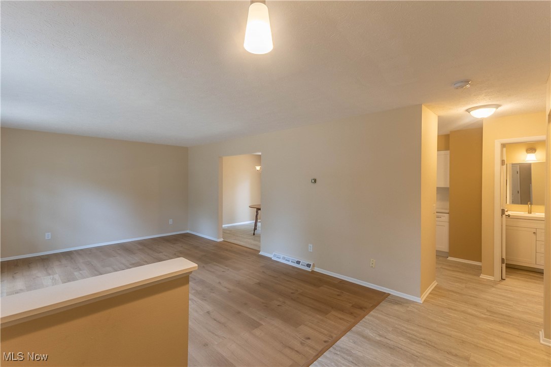 36982 S Lake Shore Boulevard, Eastlake, Ohio image 3