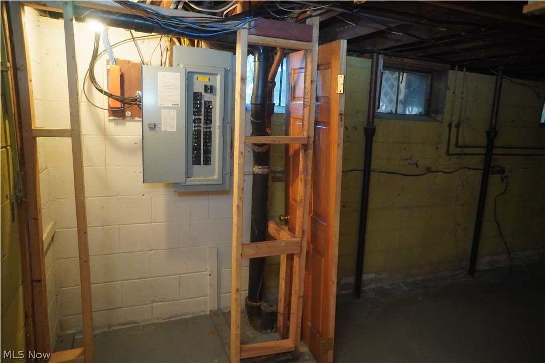 J & H Theil - Residential