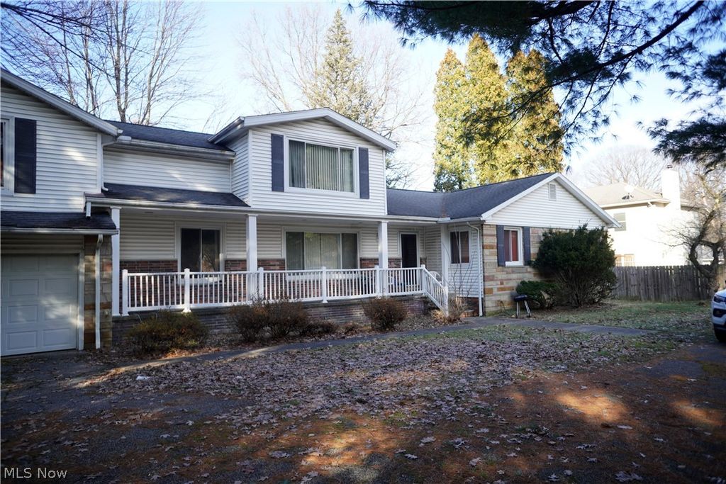 Photo of 5285 Ridgebury Boulevard, Cleveland, OH 44124 (MLS # 5203702)