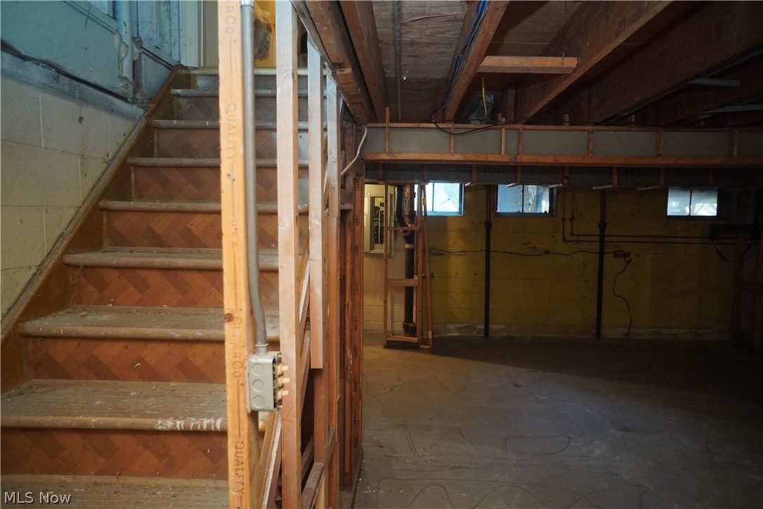 J & H Theil - Residential