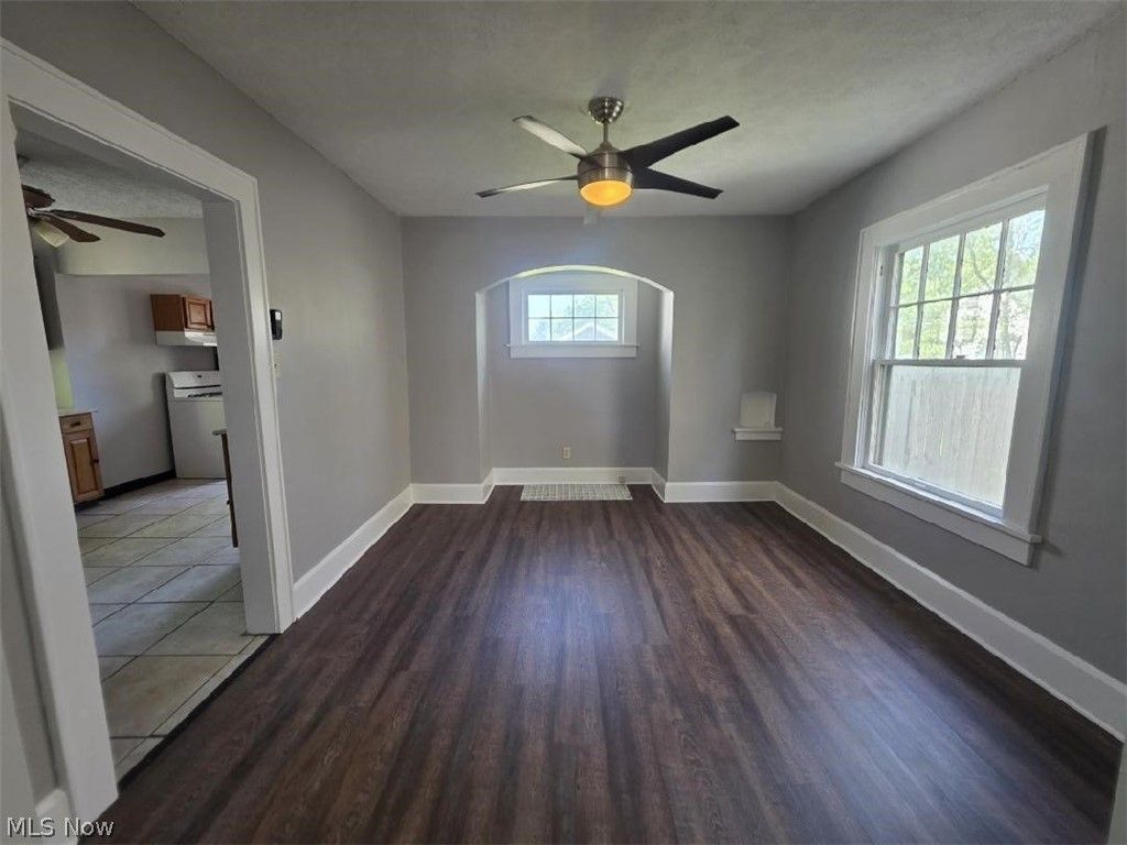 Photo of 907 14th Street NE, Canton, OH 44714 (MLS # 5207323)