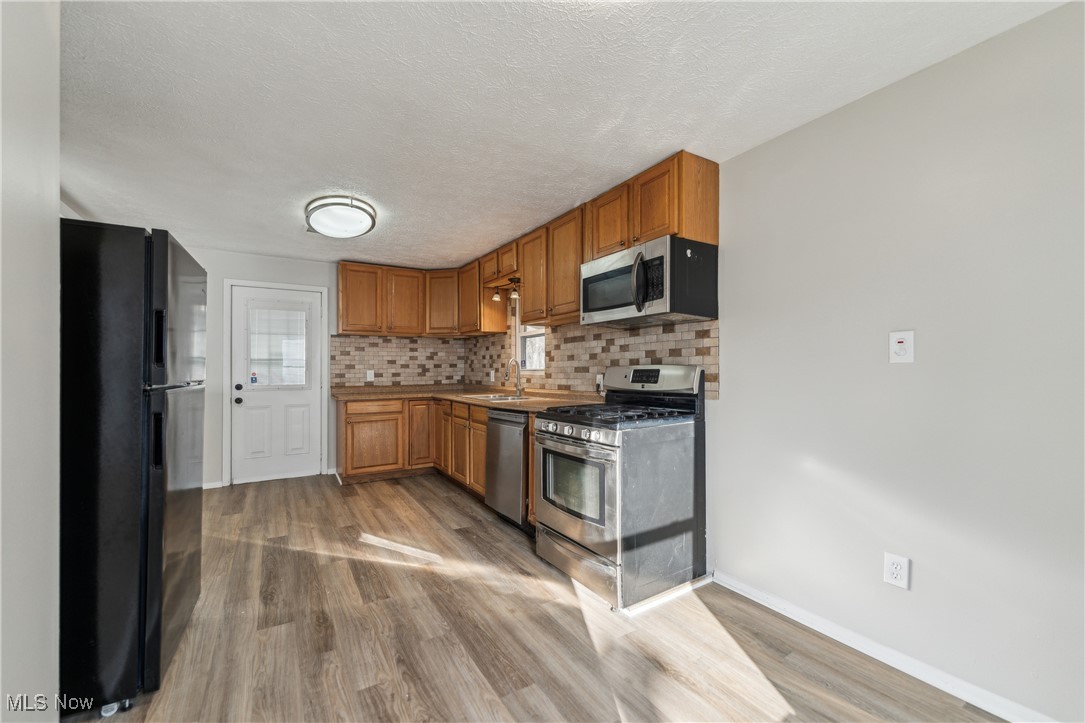 254 Oakwood Street, Elyria, Ohio image 6