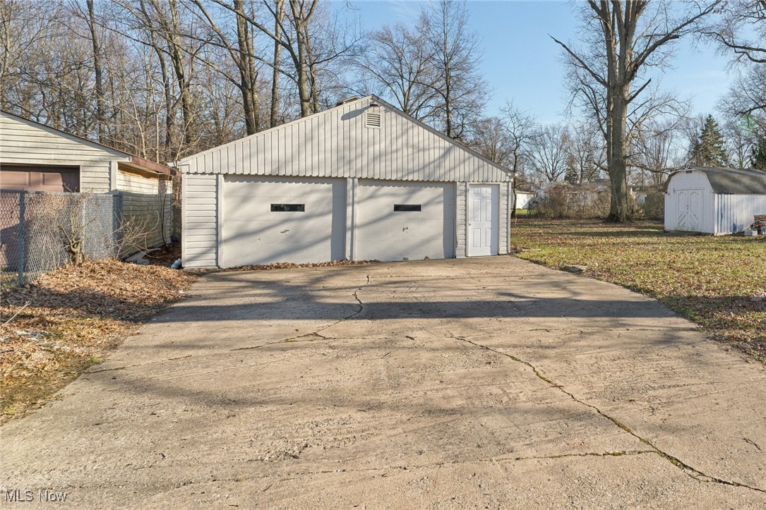 254 Oakwood Street, Elyria, Ohio image 11