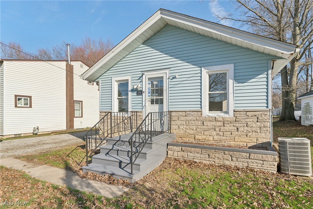 254 Oakwood Street, Elyria, Ohio image 10