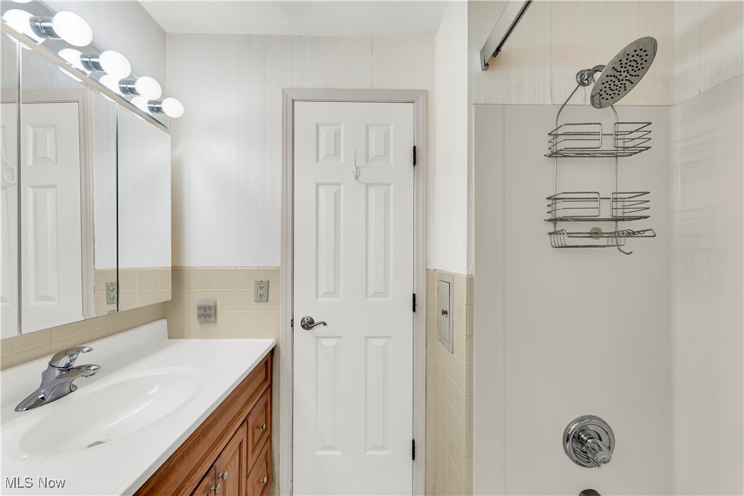 5296 Oak Ridge Drive, Willoughby, Ohio image 13