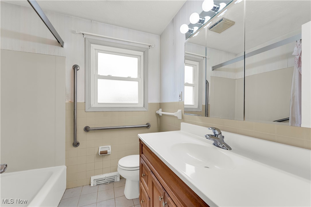 5296 Oak Ridge Drive, Willoughby, Ohio image 12