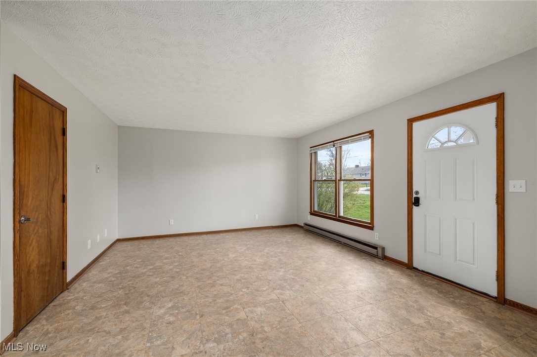 1204 Winthrop Lane, Ashland, Ohio image 3