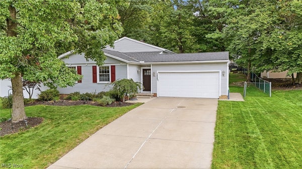 10487 BELLEAU DR, TWINSBURG, OH 44087 - Image 07dbaabdf2d789bf34b3302562ee9fae/718930995