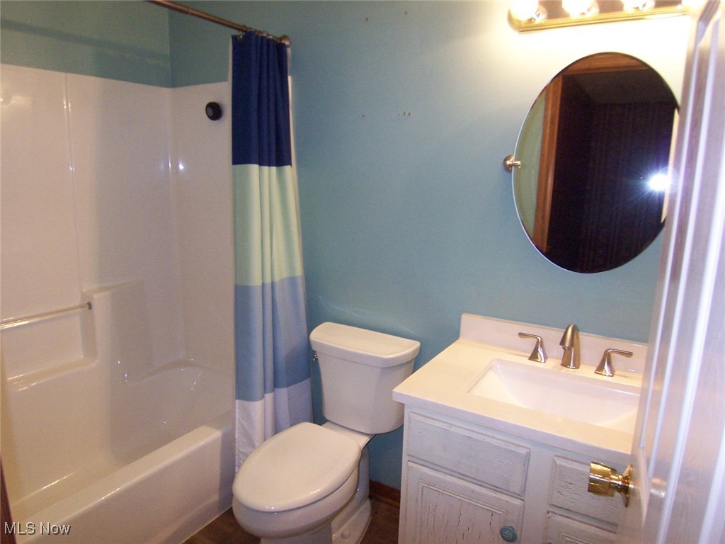 7078 Oak Tree Drive, Lorain, Ohio image 21