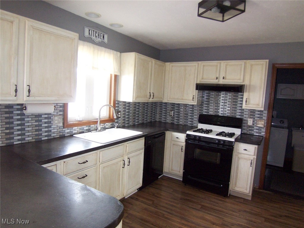 7078 Oak Tree Drive, Lorain, Ohio image 12