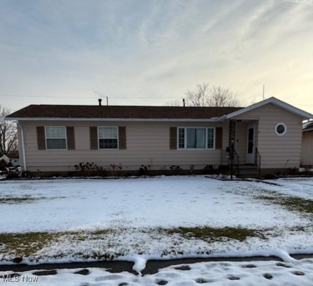 Photo of 2456 Jackson Street, Lorain, OH 44052 (MLS # 5180034)