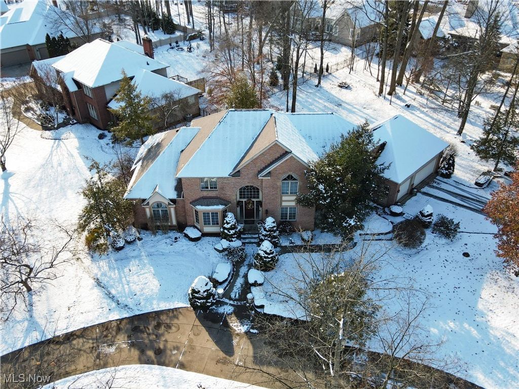 Photo of 3700 Tamarisk Drive, Akron, OH 44333 (MLS # 5176142)