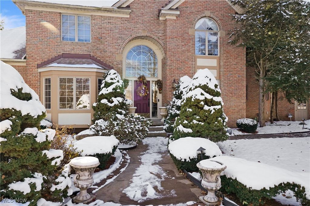 Photo of 3700 Tamarisk Drive, Akron, OH 44333 (MLS # 5176142)