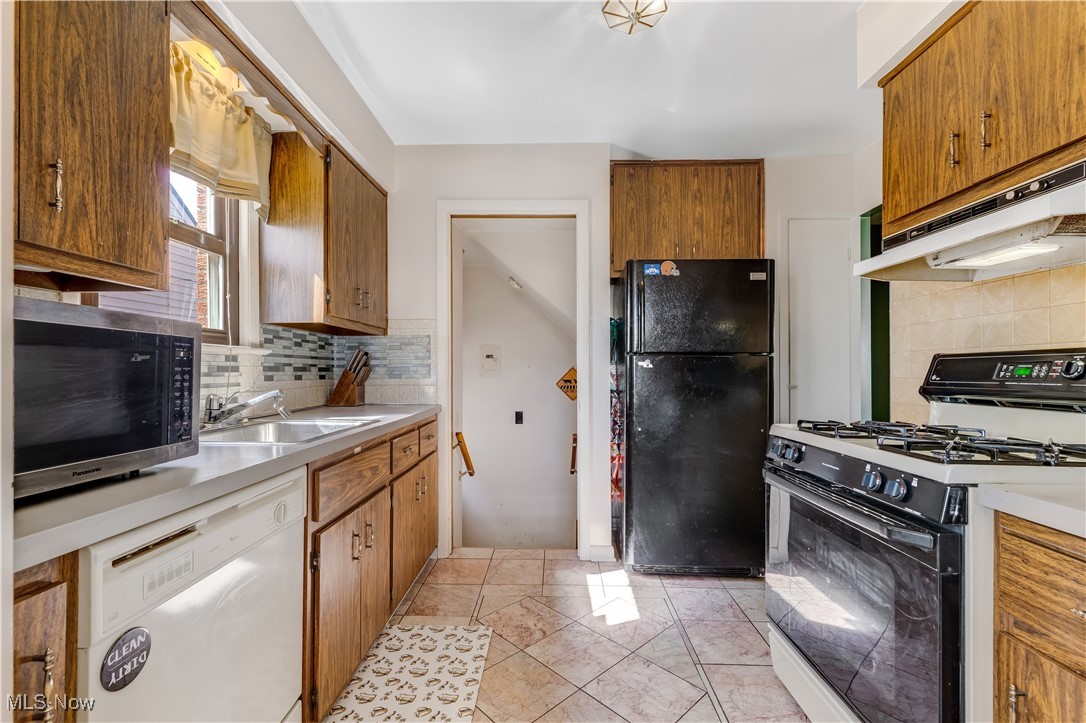 6402 Gerald Avenue, Parma, Ohio image 6