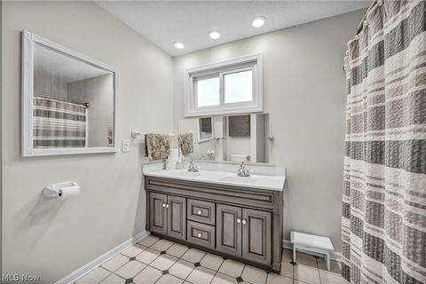 Tiny photo for 11870 Chamberlain Road, Aurora, OH 44202 (MLS # 5187924)