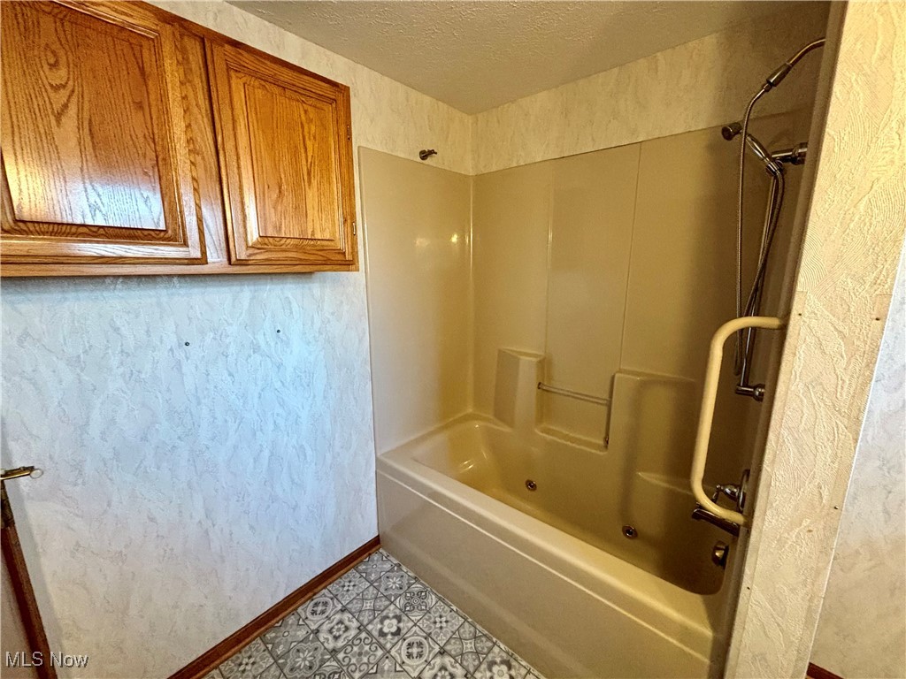 41381 Northwood Street, Elyria, Ohio image 32