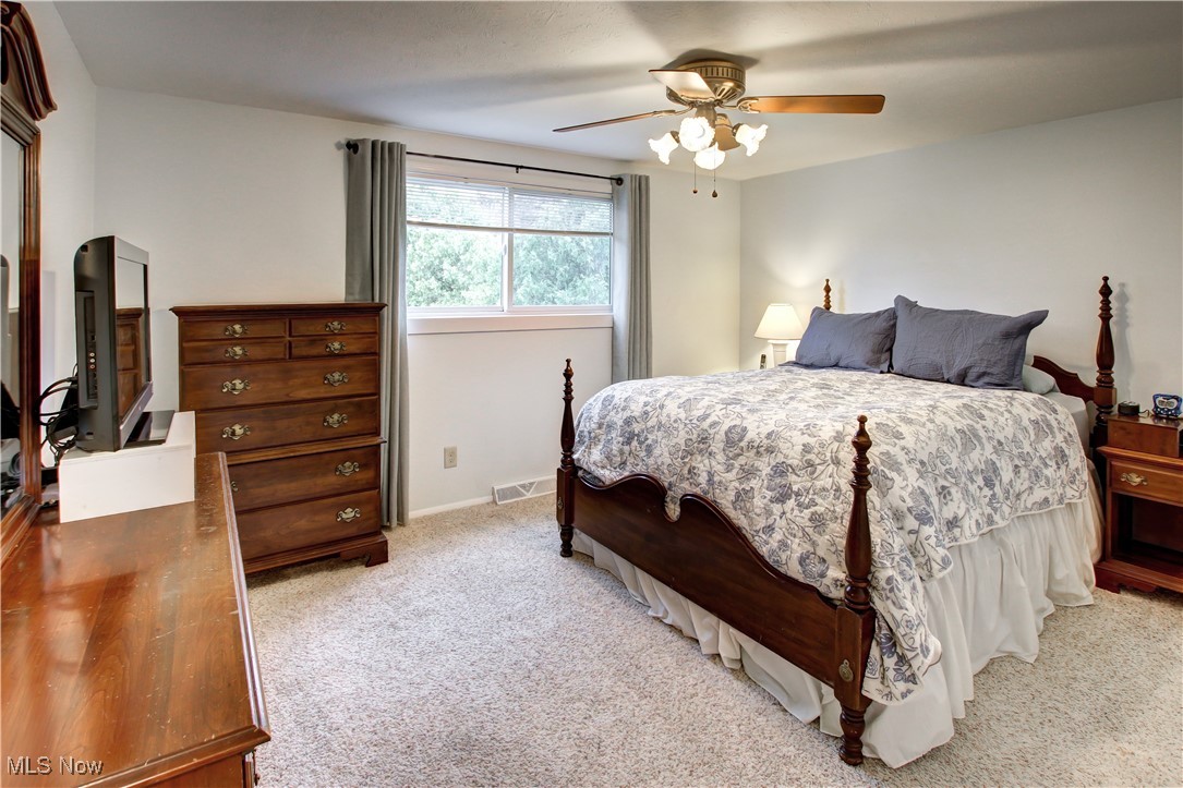 9603 Munich Drive, Parma, Ohio image 11
