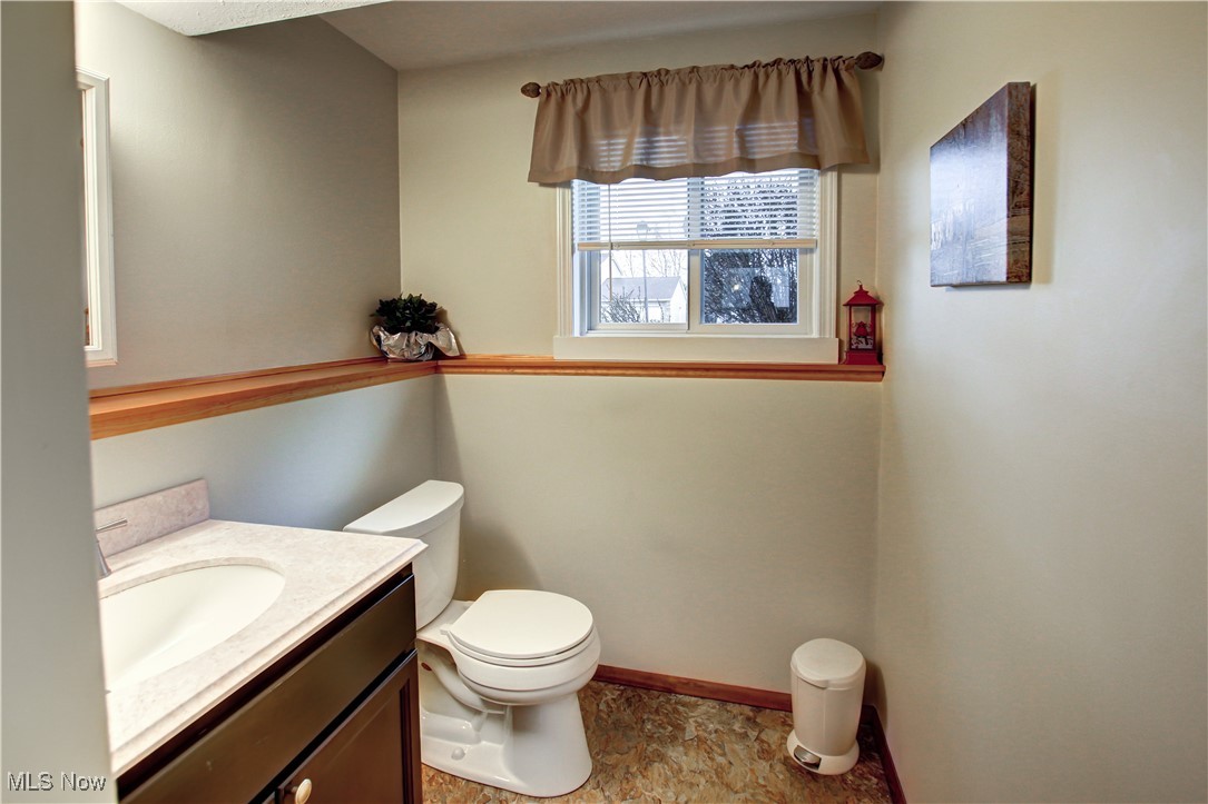 9603 Munich Drive, Parma, Ohio image 25