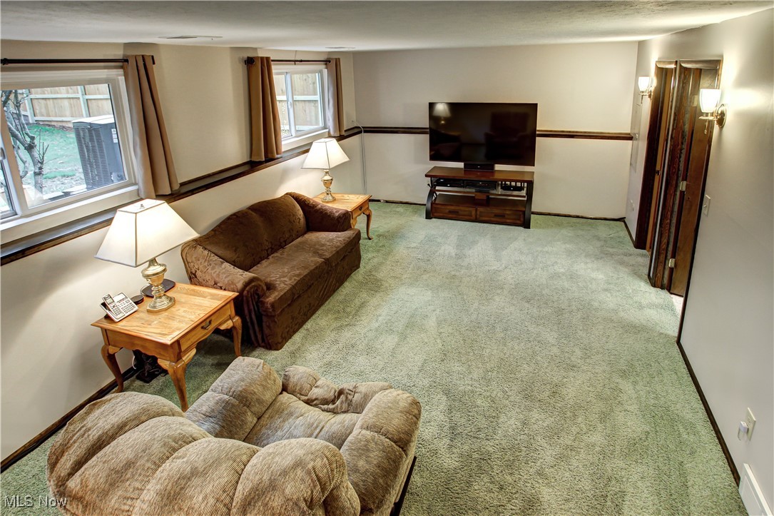 9603 Munich Drive, Parma, Ohio image 21
