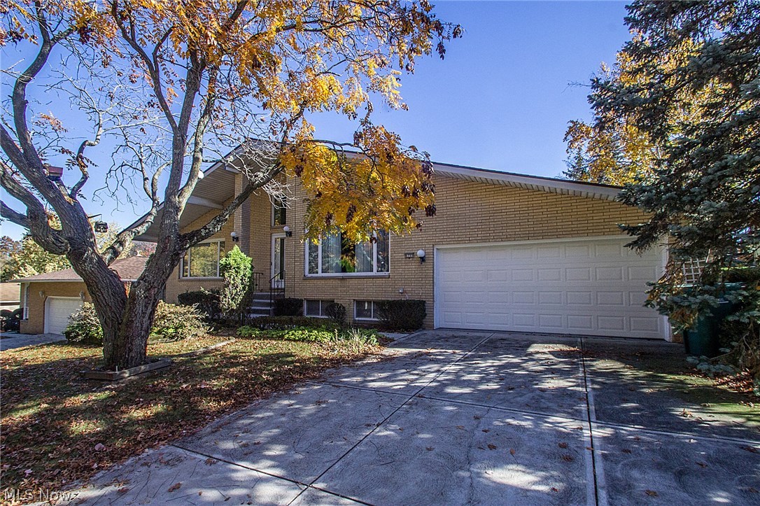 Sprawling Brick Ranch, almost 1900 sq/ft plus large finished basement with tall ceilings, Rec Room with garden windows, 2 additions bedrooms/offices, bath, dark room and workshop. 2 story foyer. Formal Living and Dining Rooms, large eat-in kitchen, cozy family room. Hardwood floors. 3 very nice sized bedrooms. Master has 2 closets and full private bath. 3 1/2 baths, Private back yard with nice patio area, garden and shed. Newer driveway, Roof 1 year old, Hot water tank 7 years old. Must see today!