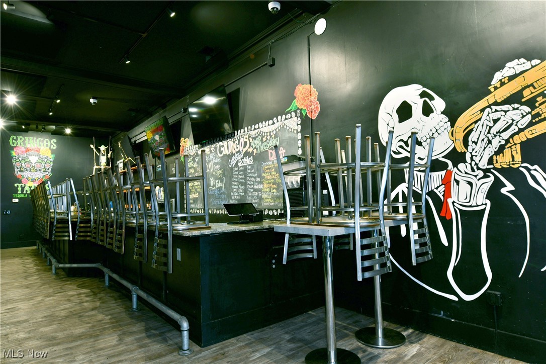 City/Youngstown - Commercial Sale