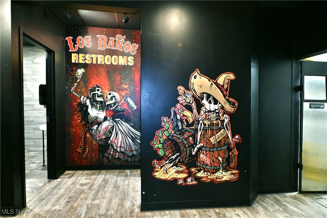 City/Youngstown - Commercial Sale