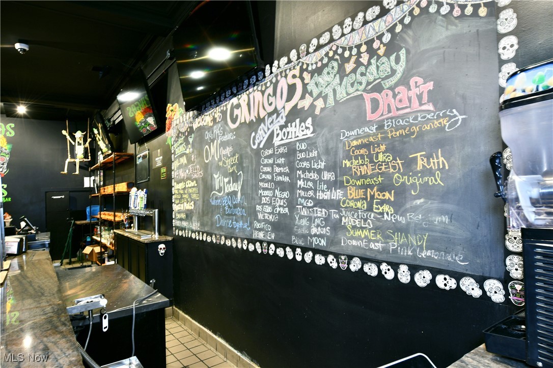 City/Youngstown - Commercial Sale