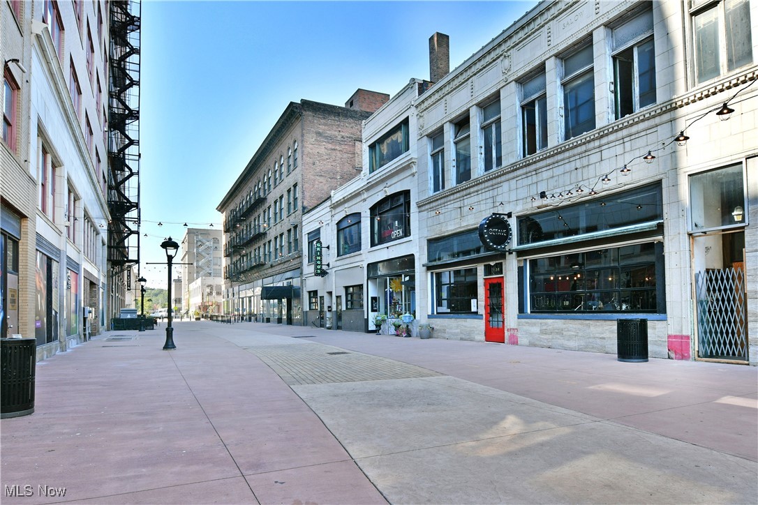 City/Youngstown - Commercial Sale