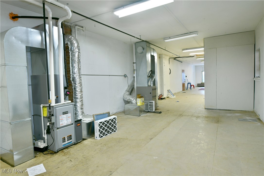 City/Youngstown - Commercial Sale