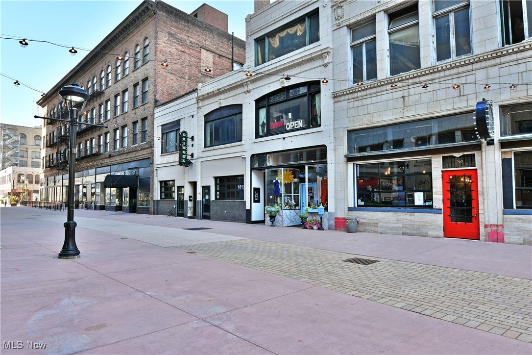City/Youngstown - Commercial Sale