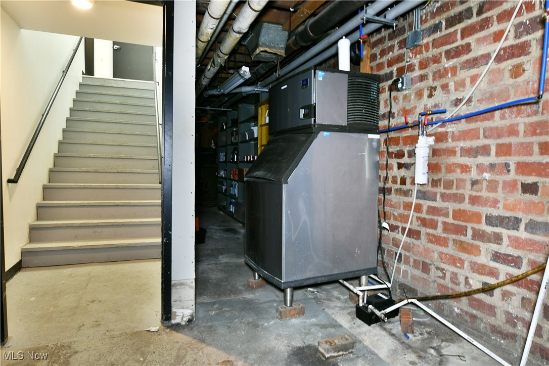 City/Youngstown - Commercial Sale