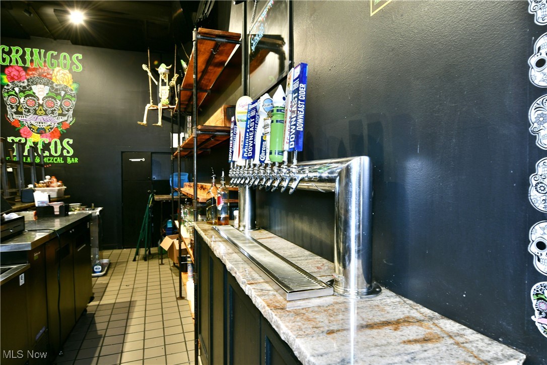 City/Youngstown - Commercial Sale