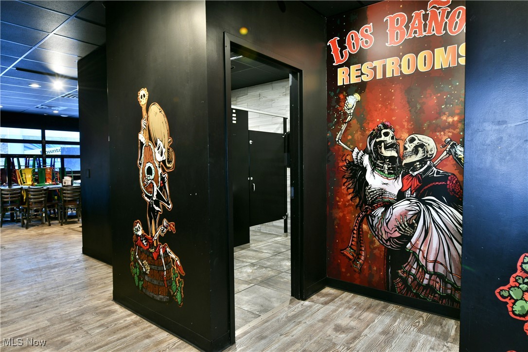 City/Youngstown - Commercial Sale