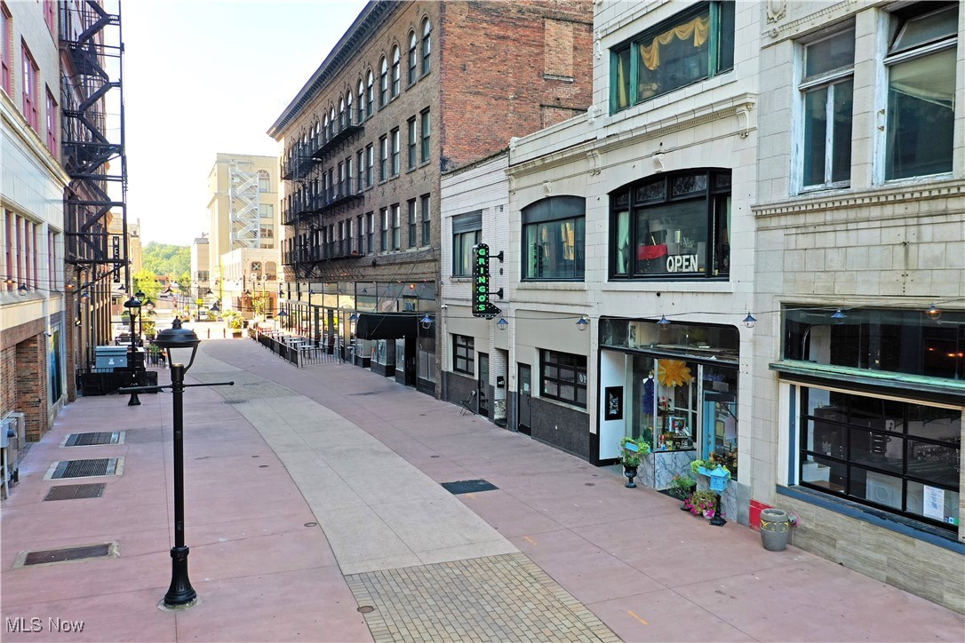 City/Youngstown - Commercial Sale