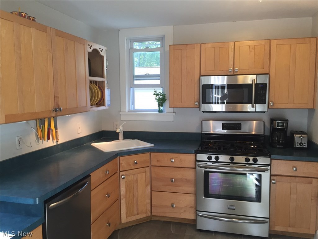 Midland Moor 03 - Residential Lease