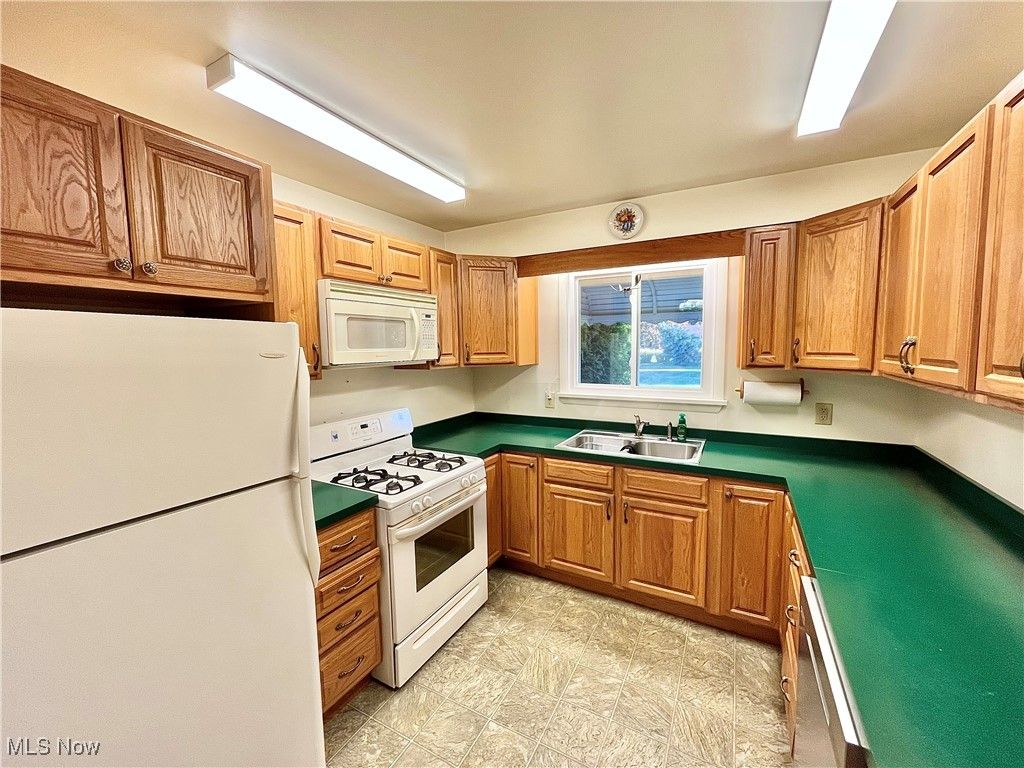 Photo of 57 Eaton Drive, Conneaut, OH 44030 (MLS # 5167272)